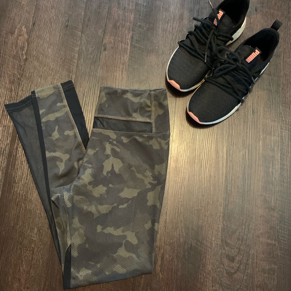 Bally Total Fitness Camo Leggings Workout Legging